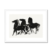 Drie zwarte paarden staand naar links kijkend Framed & Mounted Print