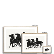Drie zwarte paarden staand naar links kijkend Framed & Mounted Print