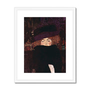 Dame mit Hut und Federboa Framed & Mounted Print
